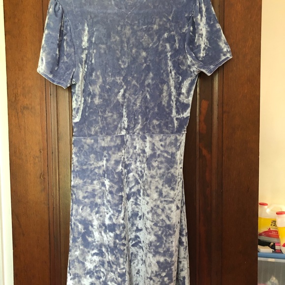 Urban Outfitters velvet mini dress - Picture 2 of 2